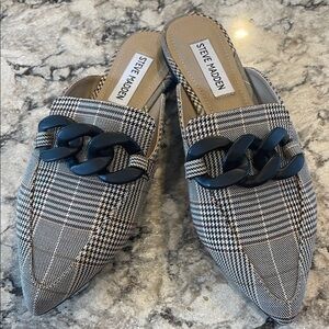Steve Madden  Black Beige Plaid Mules with Black Chain Accent size 7